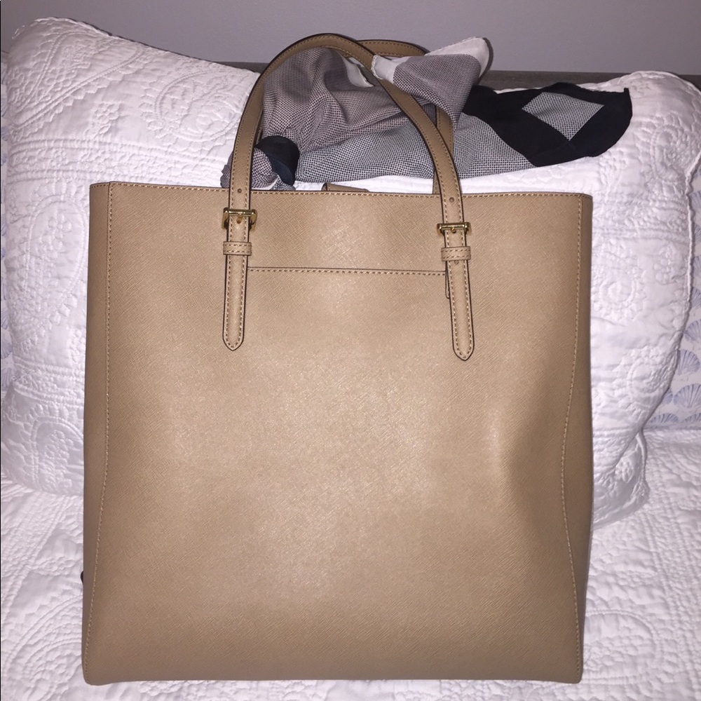 Micheal Kors purse